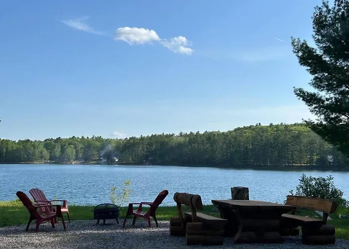 Charming Chalet On The Lake