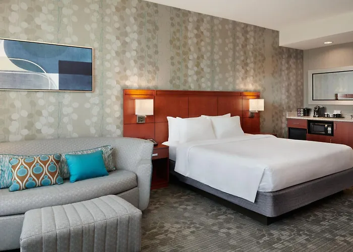 Courtyard By Marriott Ottawa East